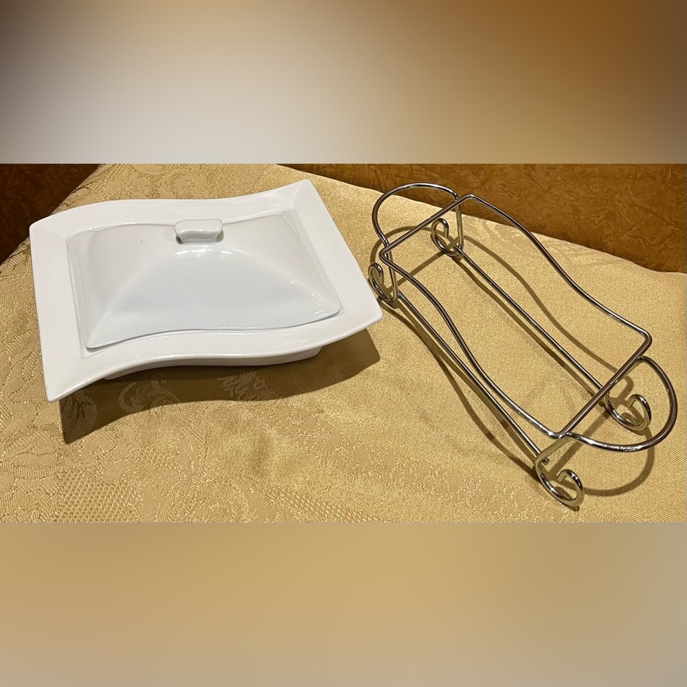 Elegant Ceramic Covered Dish with Stand - Picture 5 of 8